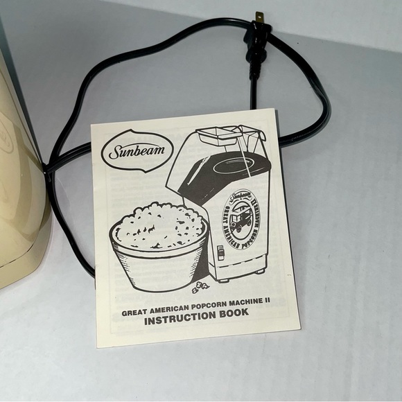EUC 1980 Sunbeam Great American Popcorn Machine II, w/ original inserts, tested - Picture 10 of 12